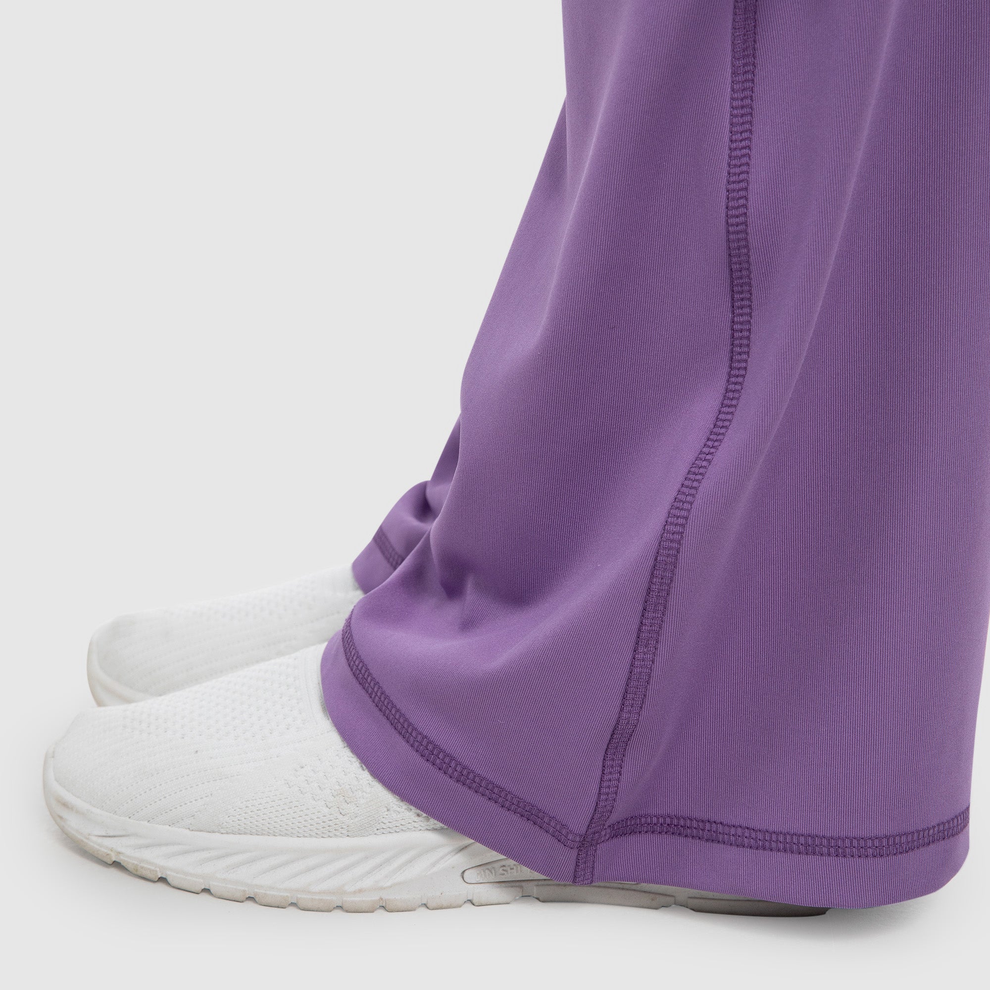 Schwarz Schwarz Lila